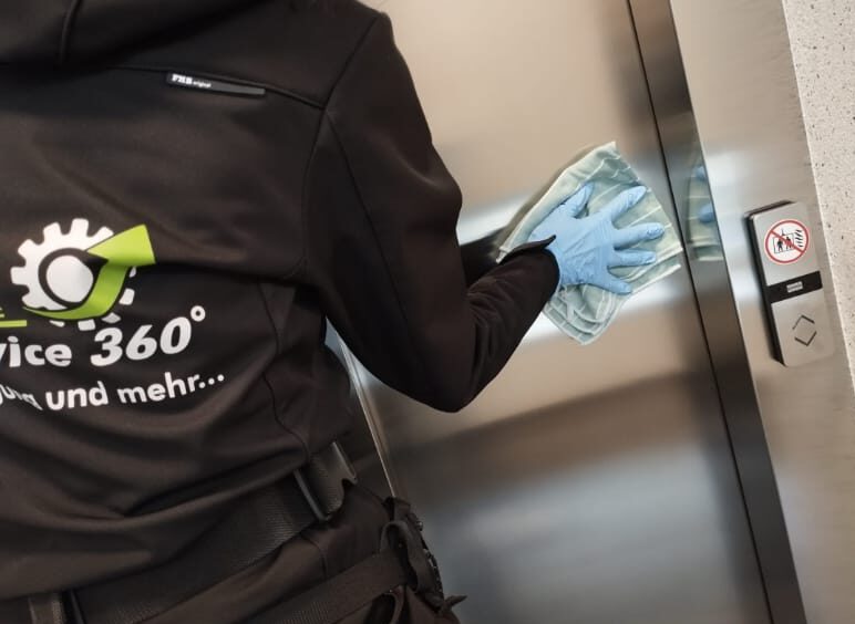 Objektservice360 Foto Fahrstuhlreinigung